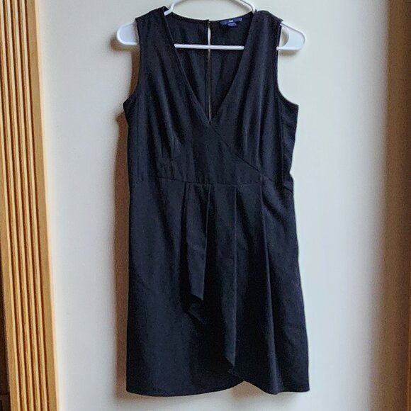GAP Black Sleeveless V-Neck Dress Size 2 - Picture 1 of 15
